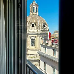 Elegant And Luxury @altare Della Patria Apartment